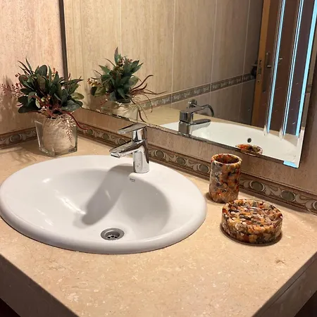 Coral Apartment *